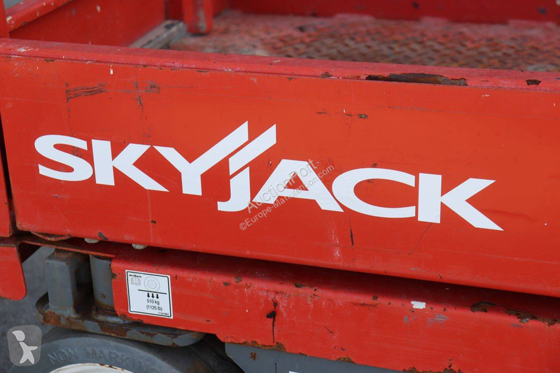 升降机 Skyjack SJ16