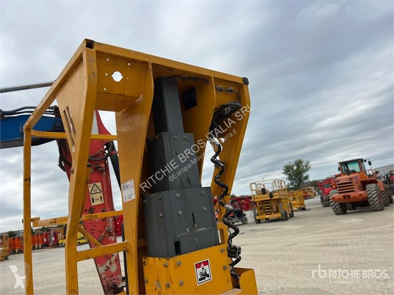 Plataforma elevadora Haulotte Vertical Mast Lift