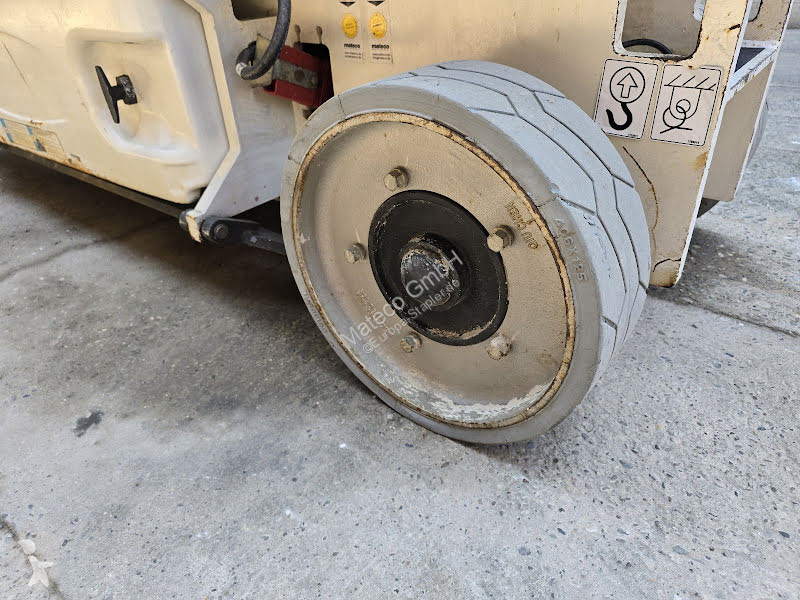 Piattaforma aerea JLG