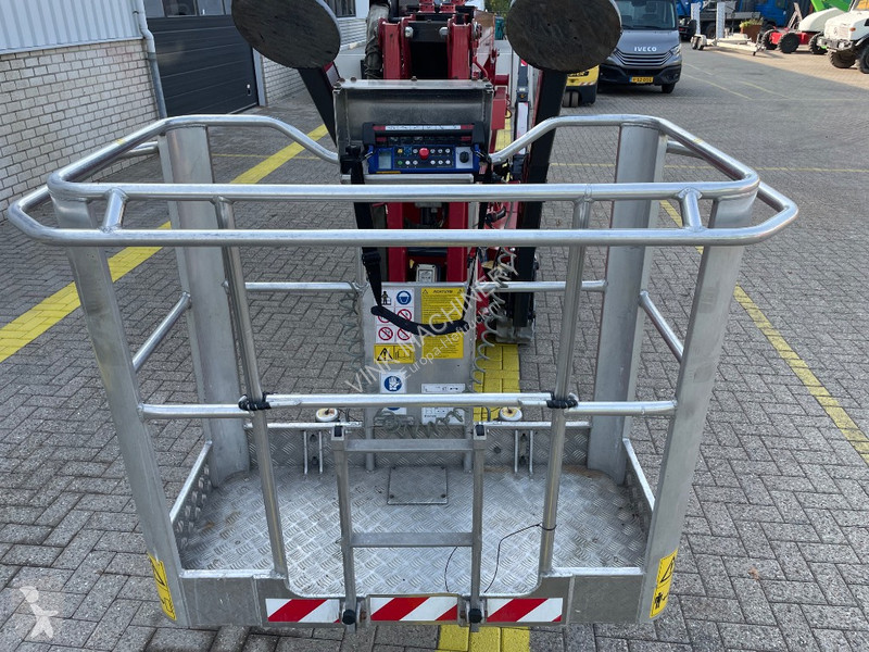 منصة تلسكوبية Hinowa Lightlift 23.12 IIIS