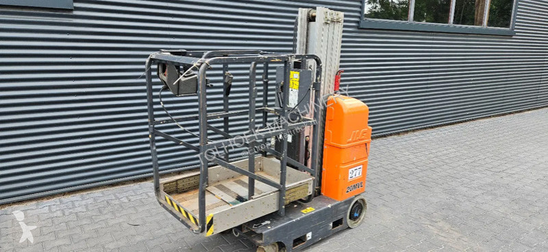 Hoogwerker JLG mast hoogwerker