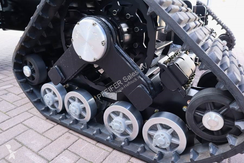 منصة تلسكوبية JLG Quad Tracks Also Available...