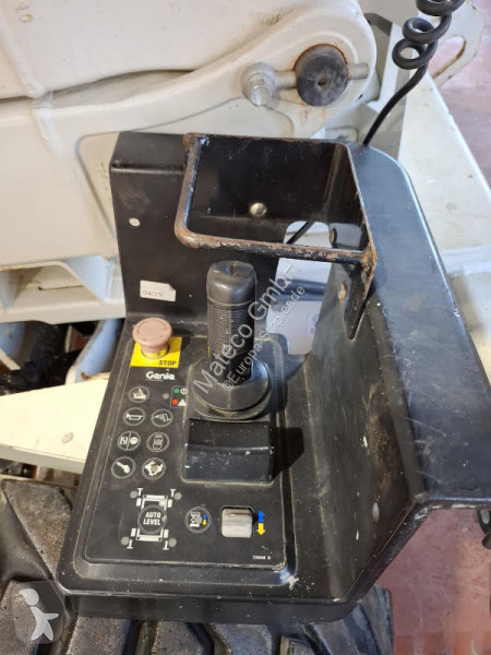 منصة تلسكوبية Genie GS4390