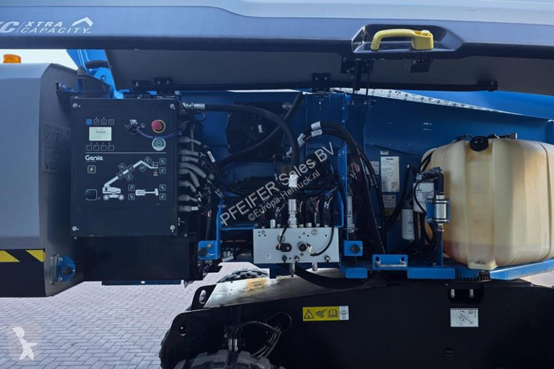 منصة تلسكوبية Genie XC Trax Diesel, 4x4 Drive...