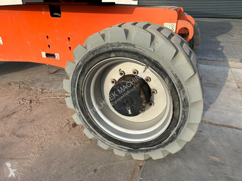 منصة تلسكوبية JLG H800 HYBRID