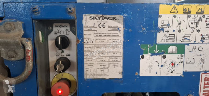 منصة تلسكوبية Skyjack SJ12