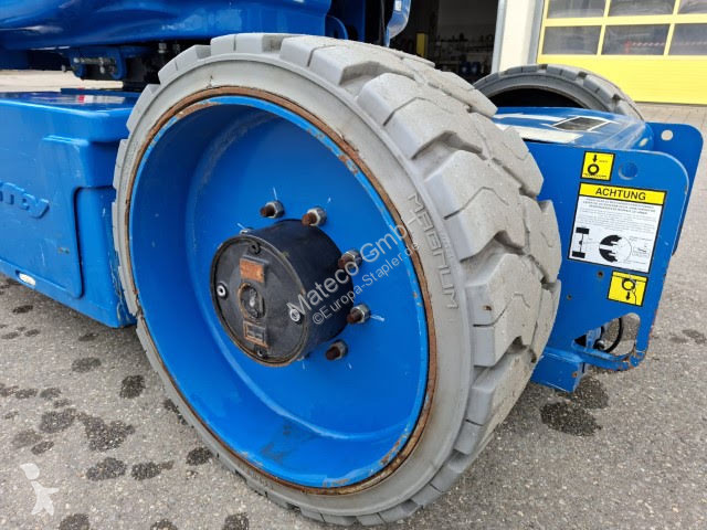 منصة تلسكوبية Niftylift HR15NE