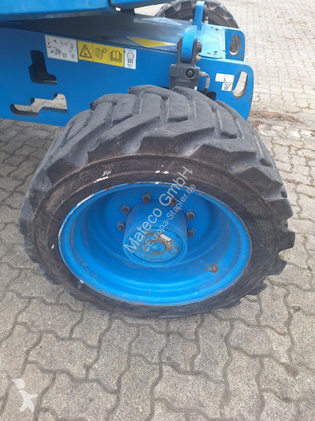 منصة تلسكوبية Genie Z45/25J