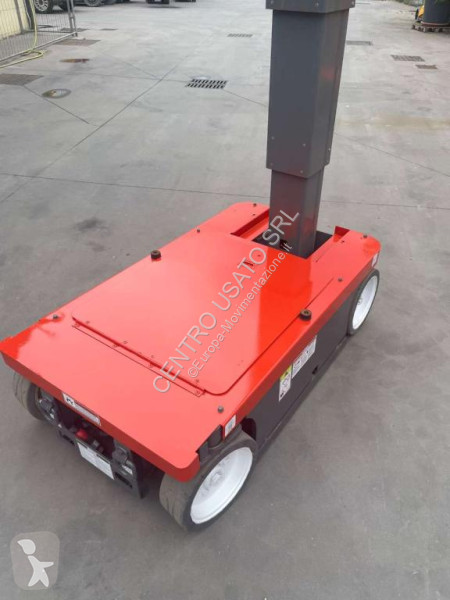 منصة تلسكوبية Skyjack SJ16