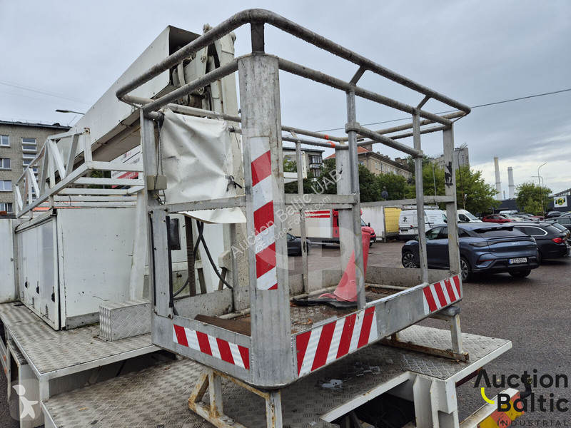منصة تلسكوبية Volvo FL6 110
