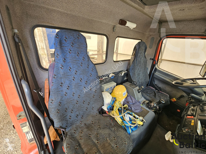 Lift Mercedes 815