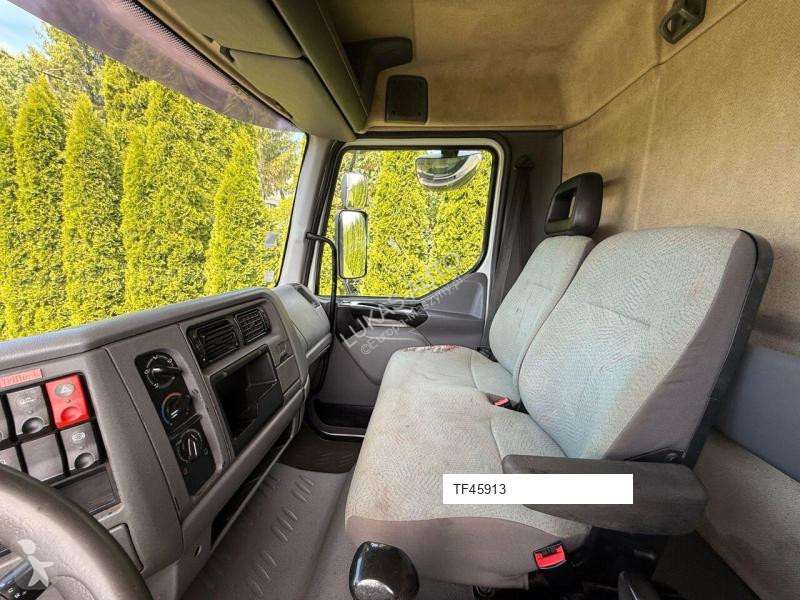 Camion Renault MIDLUM 180 LIFT 18 M FRANCE...