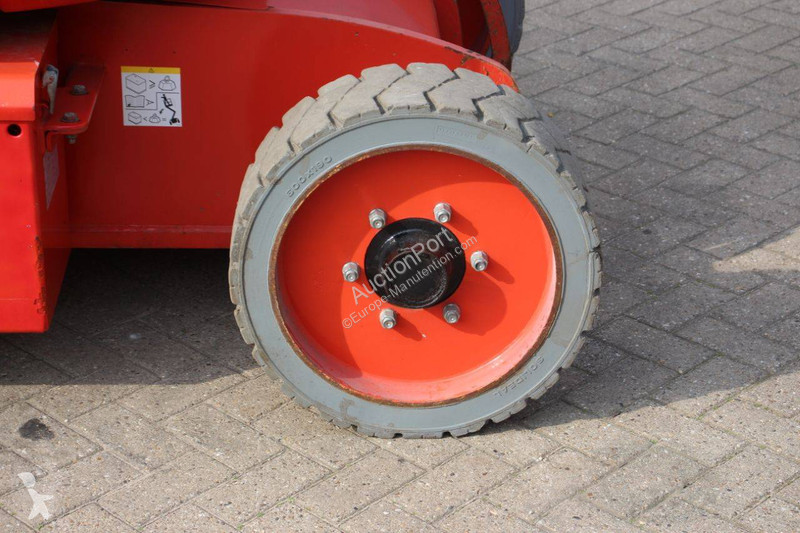 Manitou 150 AETJ Compact aerial platform