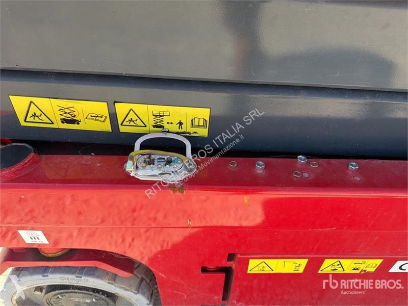 Автовишка Magni ES0808E Electric Scissor Lift