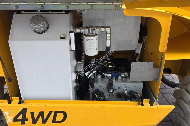 升降机 Haulotte Compact 12DX Diesel, 4x4 Drive,...