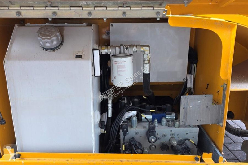 升降机 Haulotte Compact 12DX Diesel, 4x4 Drive,...