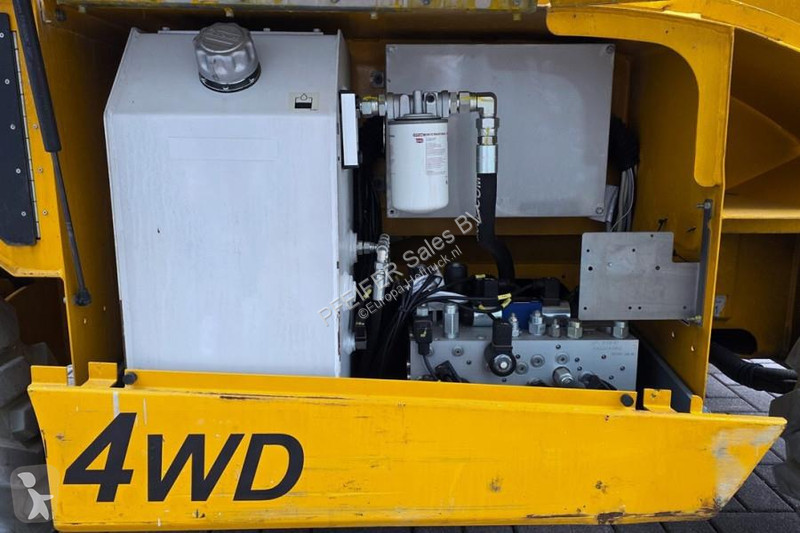 升降机 Haulotte Compact 12DX Diesel, 4x4 Drive,...