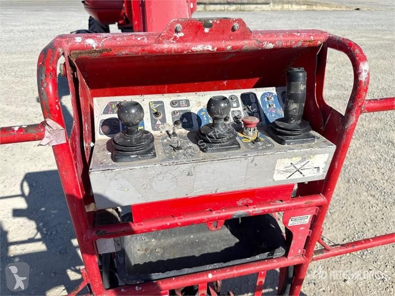 Автовышка Manitou