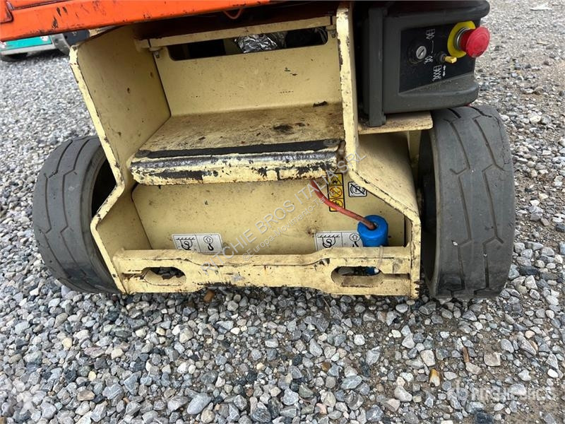升降机 JLG 1230 Vertical Mast Lift