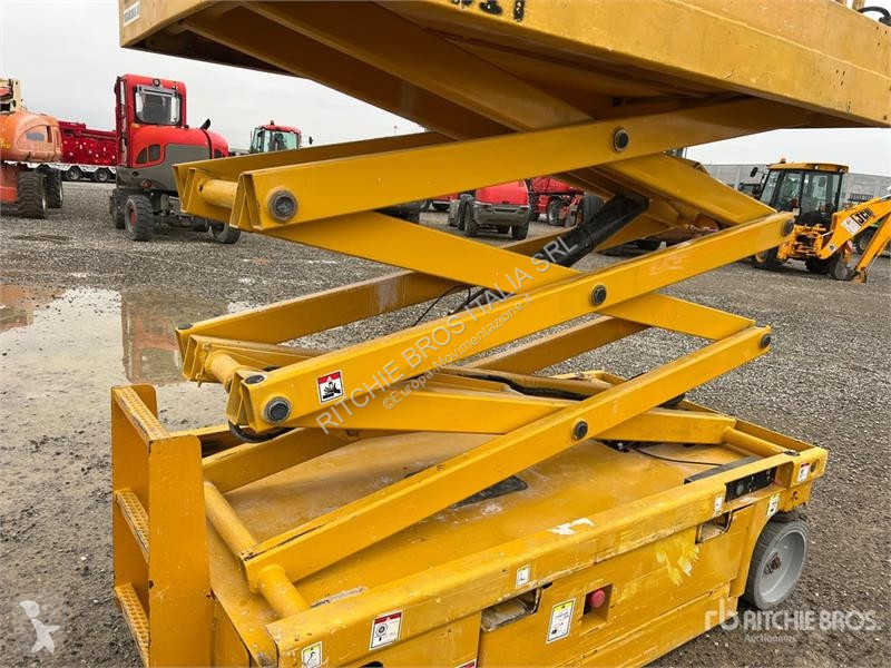 升降机 Haulotte 8W NT Electric Scissor Lift