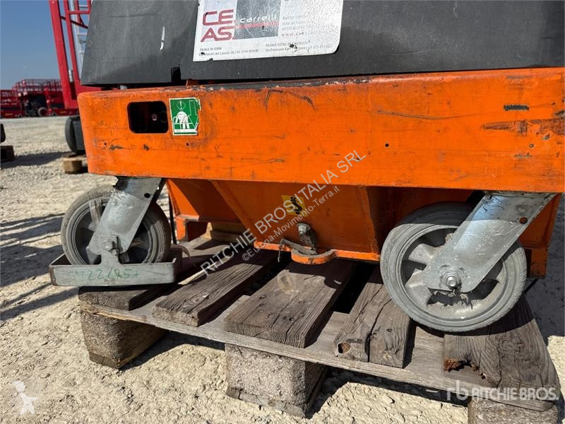 升降机 Airo V6 E Vertical Mast Lift