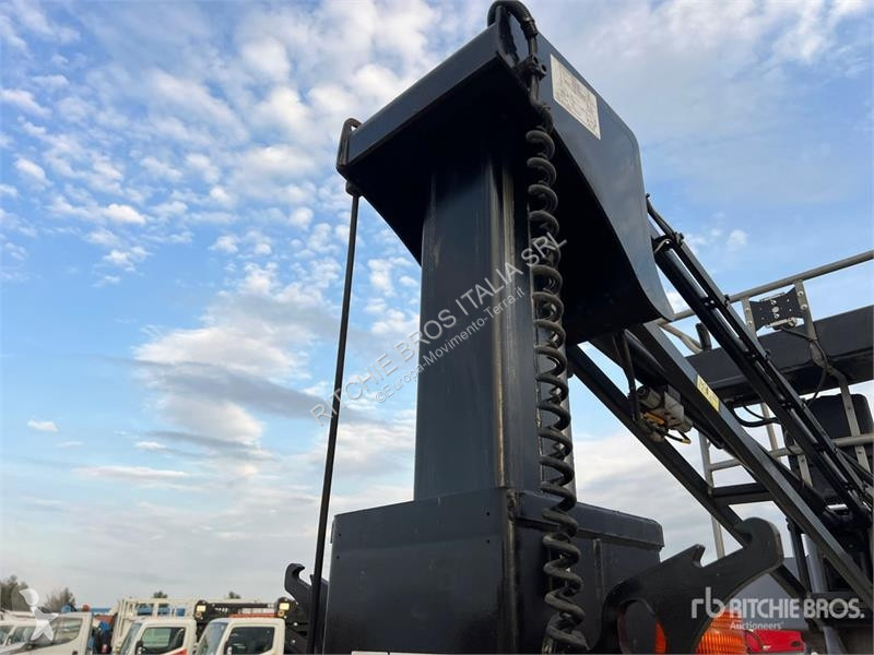 Plataforma elevadora Manitou Vertical Mast Lift
