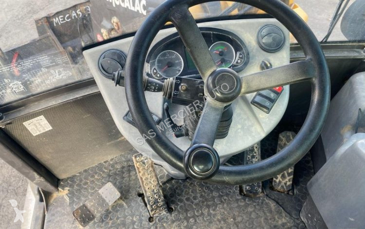 Incarcator  chargeuse a tourelle articulee diesel