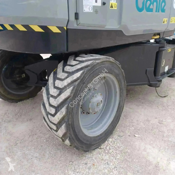 Nacelle Genie ZX 135