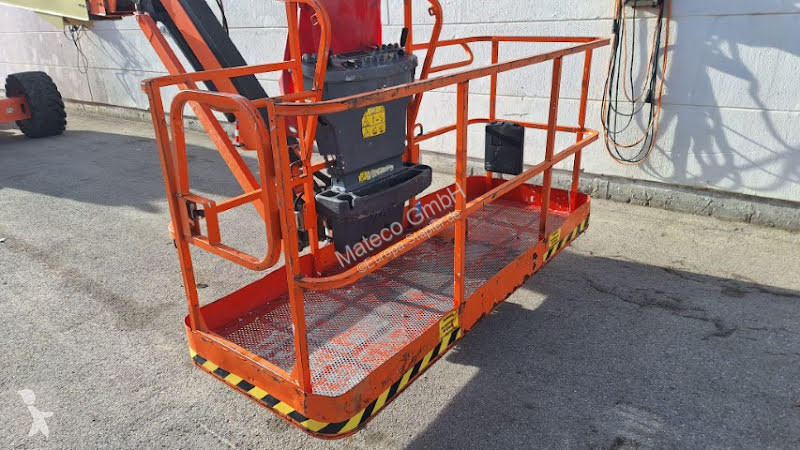 Piattaforma aerea JLG