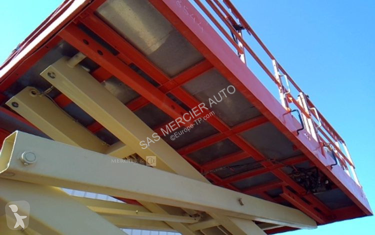 Nacelle JLG plateforme ciseaux automotrice diesel