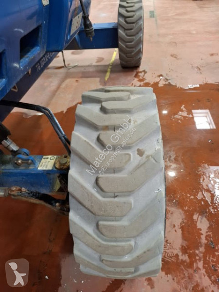 Piattaforma aerea JLG