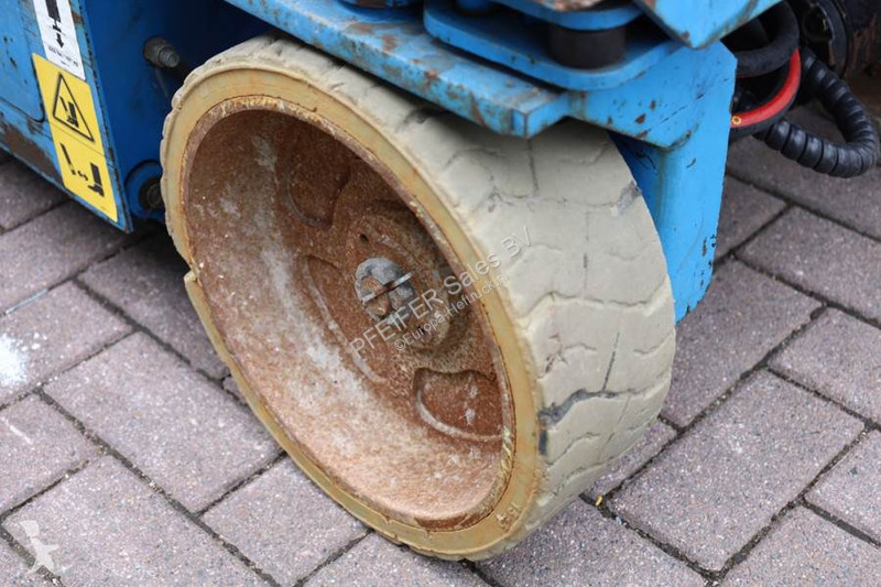 Piattaforma aerea Genie Hydraulic Outriggers,...