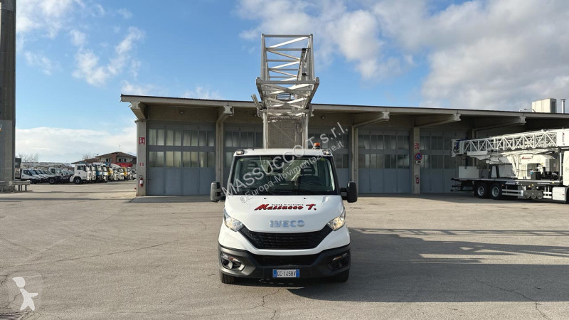 منصة تلسكوبية Iveco BARIN ABC 60-L