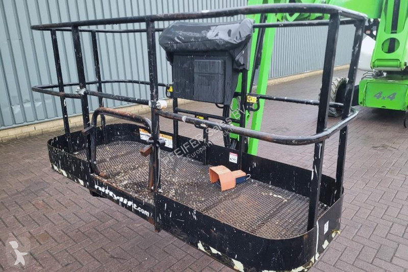 منصة تلسكوبية Niftylift HR28 Hybrid 4x4 As-Is,...