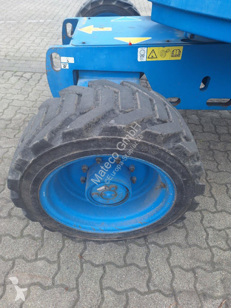 منصة تلسكوبية Genie Z45/25J