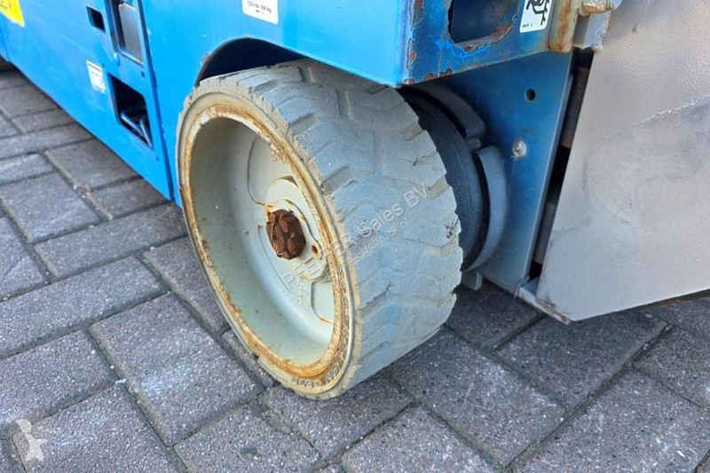 منصة تلسكوبية Genie GS1932 Electric, Working...