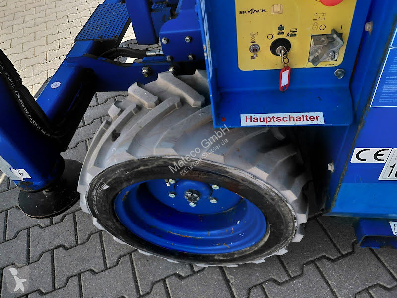 Vysokozdvižná plošina Skyjack SJ6832