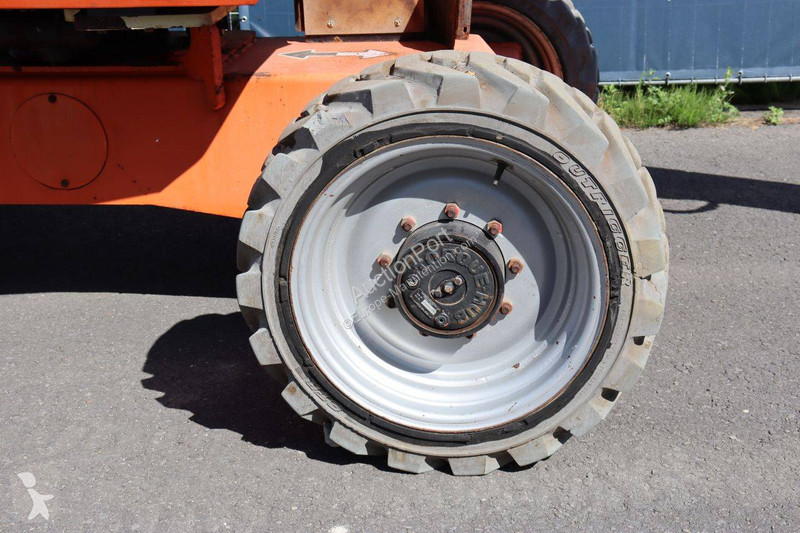 Автовишка JLG