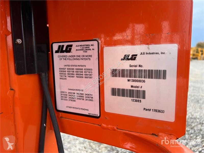 Nacelle JLG 1230 Vertical Mast Lift