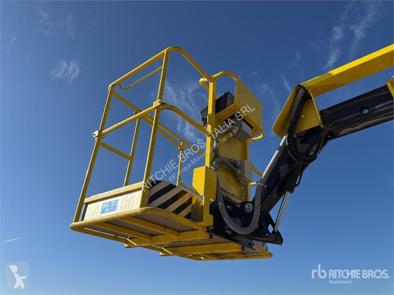 升降机 Airo A12E Electric Articulating Boom Lift