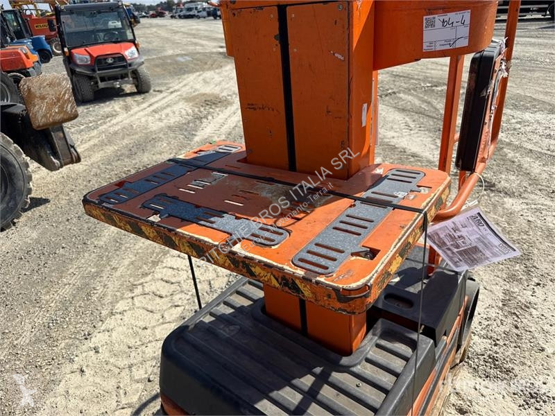 升降机 Airo V6 E Vertical Mast Lift