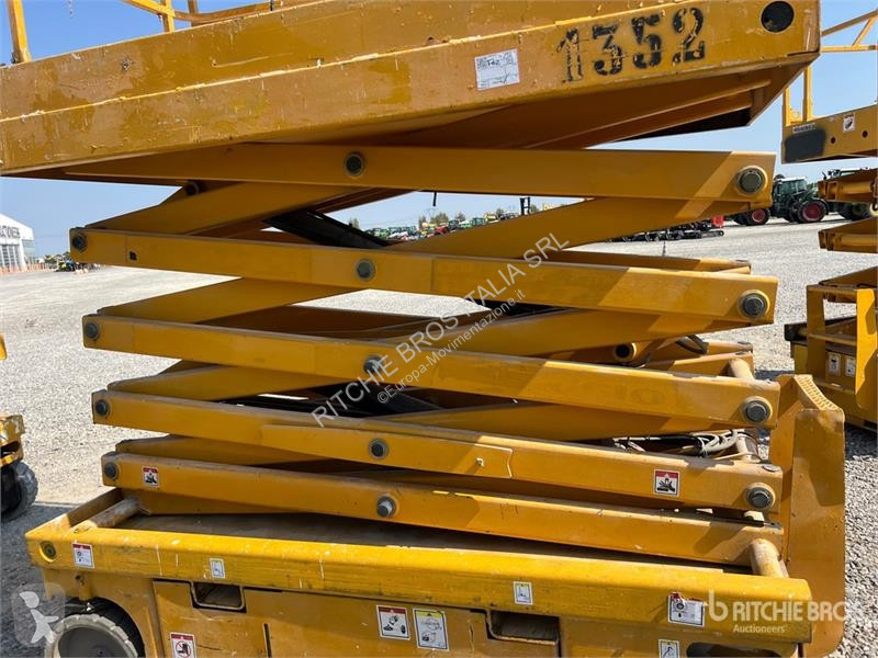 Nacela Haulotte Comact 12 Electric Scissor Lift