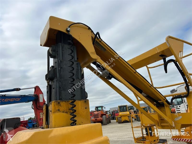 Plataforma elevadora Haulotte Vertical Mast Lift