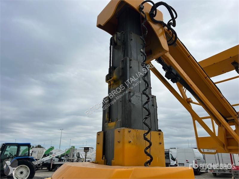 Plataforma elevadora Haulotte Vertical Mast Lift