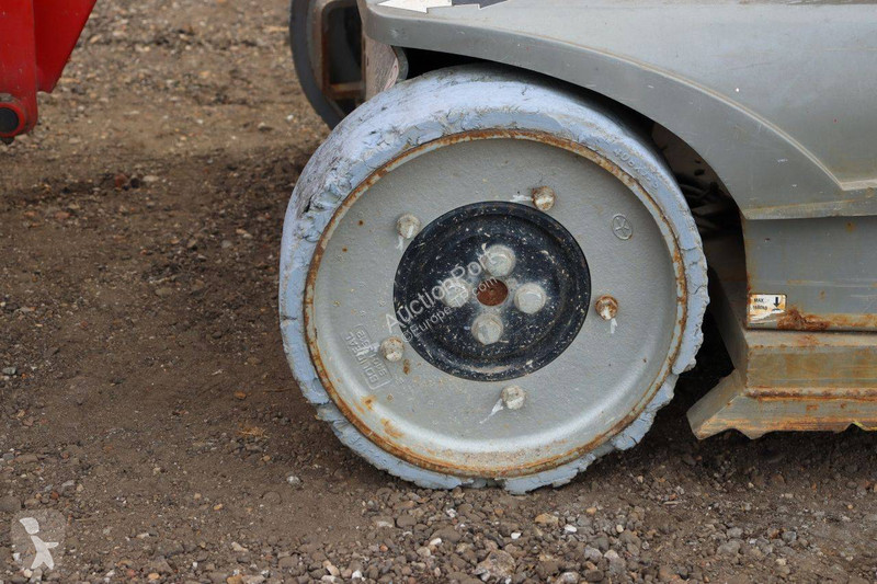Plataforma elevadora JLG 10E