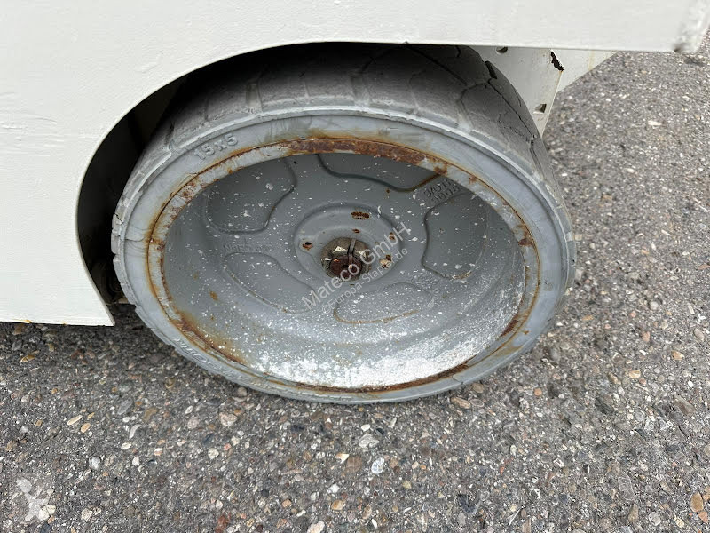 منصة تلسكوبية Genie GS-2646