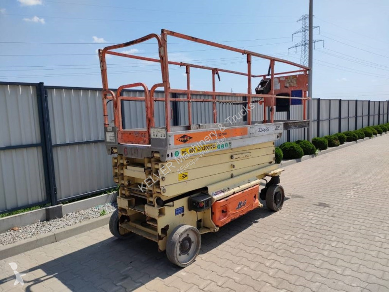 Nacelle JLG * scissor lift * electric *
