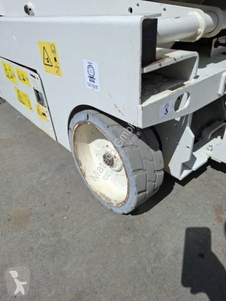 منصة تلسكوبية Genie GS-4047