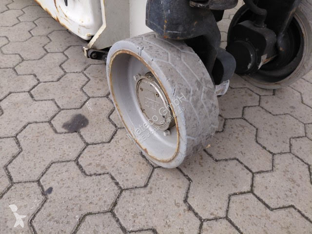 Piattaforma aerea JLG