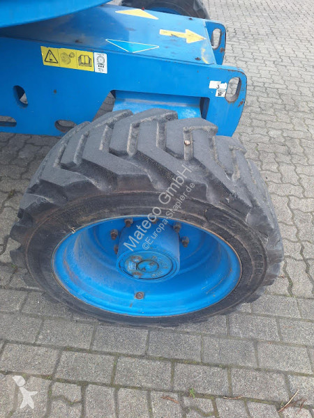 منصة تلسكوبية Genie Z45/25J
